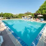 Artemis Studios - Pool And Garden