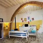 Lemonia House