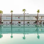 White Dreams Resort