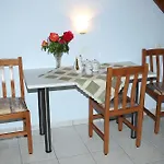 Vlycha Beach Studios & Apartments