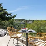 L & C Boutique Apartments