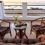 Tsampika'S Beachfront House In Stegna