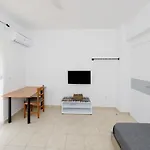 Athina'S Apartment In Olive Grove