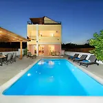Ritas Gennadi Villa