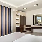 Rhodes Central Suite