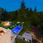 Villa Small Paradise With Pool & Jacuzzi 