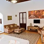 Meandros Suite In Old Town