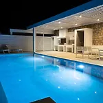 Villa Akrotiri