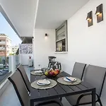 Rhodes Diamond Luxury Flat In The Heart Of Town