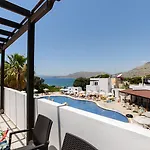 Matina Pefkos Aparthotel