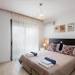 Blue Wave Villa - Road View