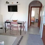 Sunny Mountain View Apartment With Free Parking