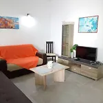Downtown Apartment With Private Parking