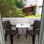 Downtown Apartment With Private Parking