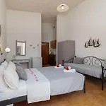 Gennadi Sun Apartments 300M From The Beach