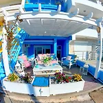 Beach Shack Studio S&L