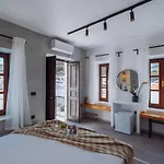 Kilistra Lindian Living