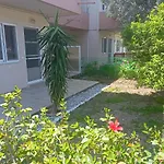Hibiscus Green Appartments 1