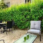 Alchadef Park Apartment