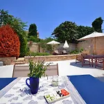 Villa Leon - House In Medieval Town With Spacious Courtyard