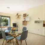 Eden Lily- Luxurious Apartment With Sea View