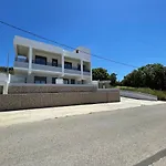 Vixen Apartment Studio 2