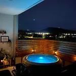 Marvinas Seaside Apartments, Gaia Apartment & Hydor Jacuzzi Apartment