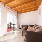 M&K Traditional House