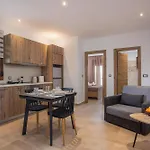 M&E Apartments New