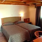 Lakis Apartments
