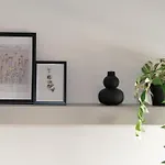 Ixia Home