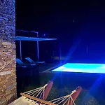 Cristelia Seafront & Pool Villa
