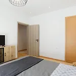 Mandraki City Center Apartments