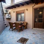 Kritika Memet House