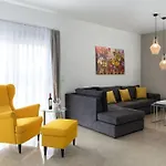 Luxurious And Modern House Near Town And Beach