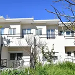 Iskas Apartments