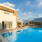 Cleopatras Villa