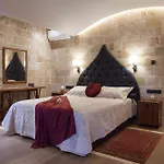 Utopia Luxury Suites - Old Town