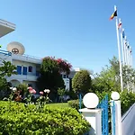 Garden Hotel