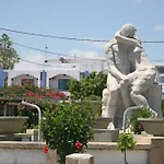 Omiros