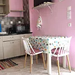 Summer Scoop Studio By Evagstays