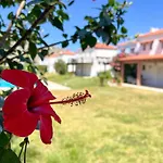 Renthub Villas At Kolympia