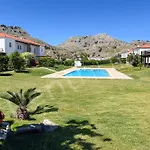 Renthub Villas At Kolympia