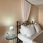 Kasteli House