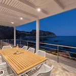 Hamilton Sea Front Villa