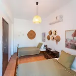 Tselios Apartments & Studios