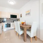 Ilia'S Apartment With View 1