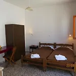 Sarris Studios & Apartments