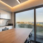 400 Steps Apartment