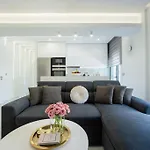 Rhodes Center Luxury Suite